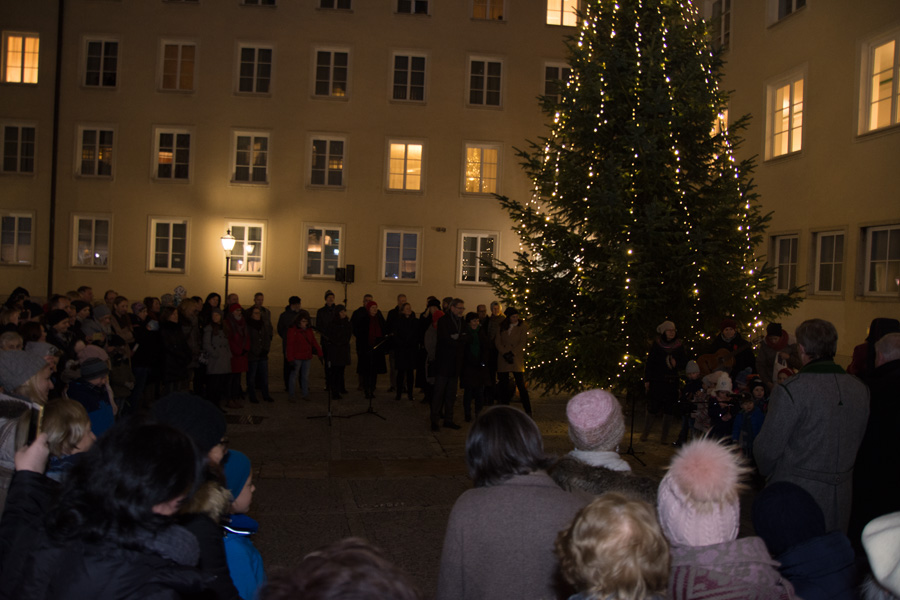 181129 lak illuminierung 008
                                                