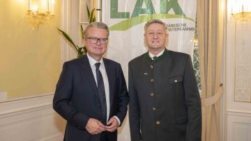 Vollversammlung: Zentner erneut als Präsident angelobt