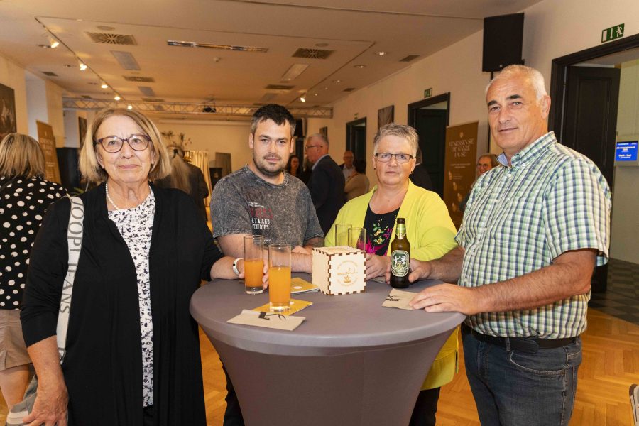 kabarett2025-gleisdorf 19
                                                