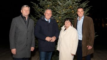 Feierliche Illuminierung des Christbaums im Burggarten Graz